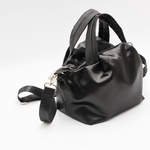 手提　斜めがけの２ウエイショルダーバッグ　軽い レデイースバッグ 黒　春夏新作