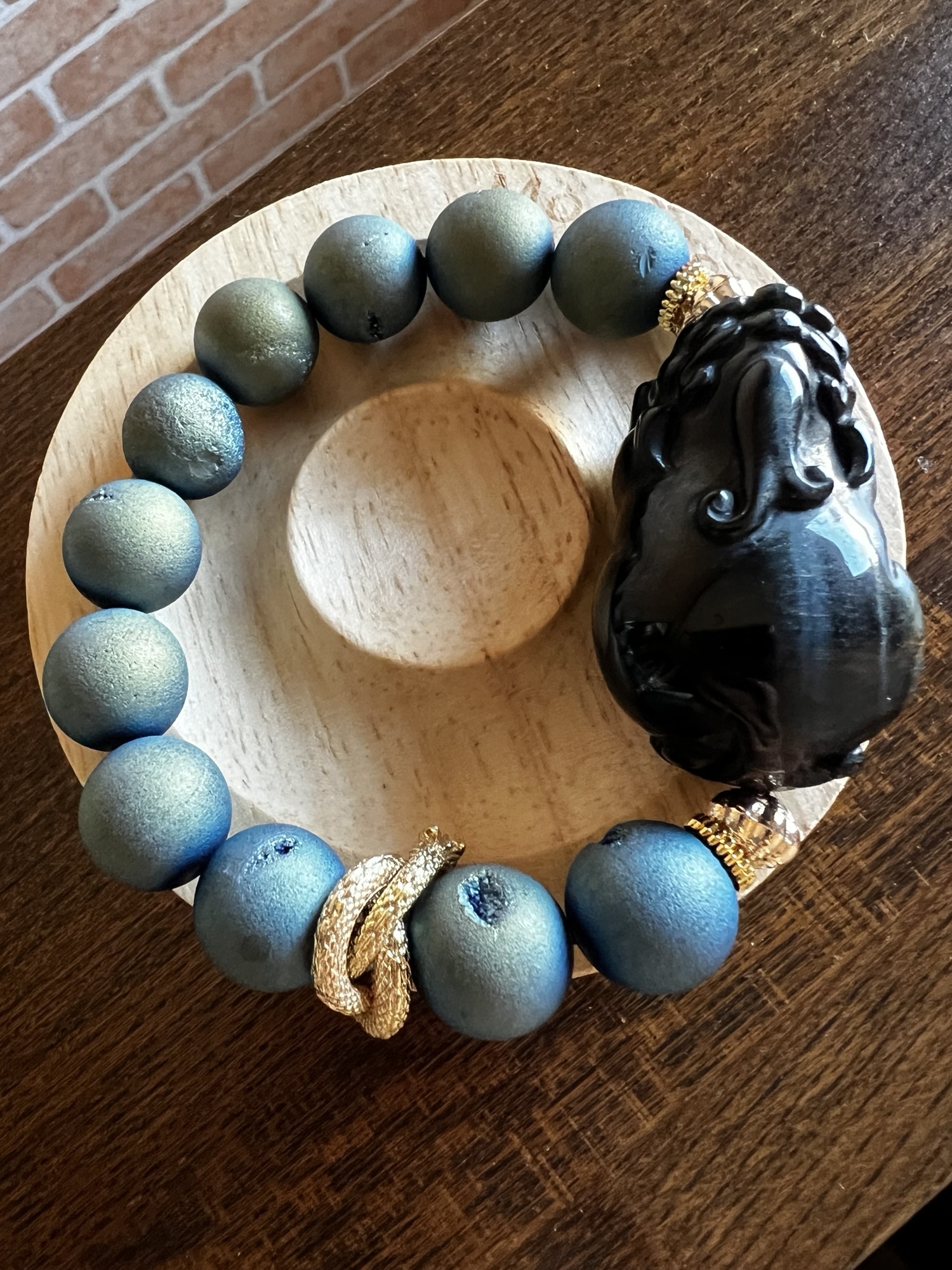 シラーが強いブルータイガーアイの貔貅に笑口のジオードデザインブレスレット 上質縞模様シラー効果ブルータイガーアイ天珠形ミルキータイガーアイ