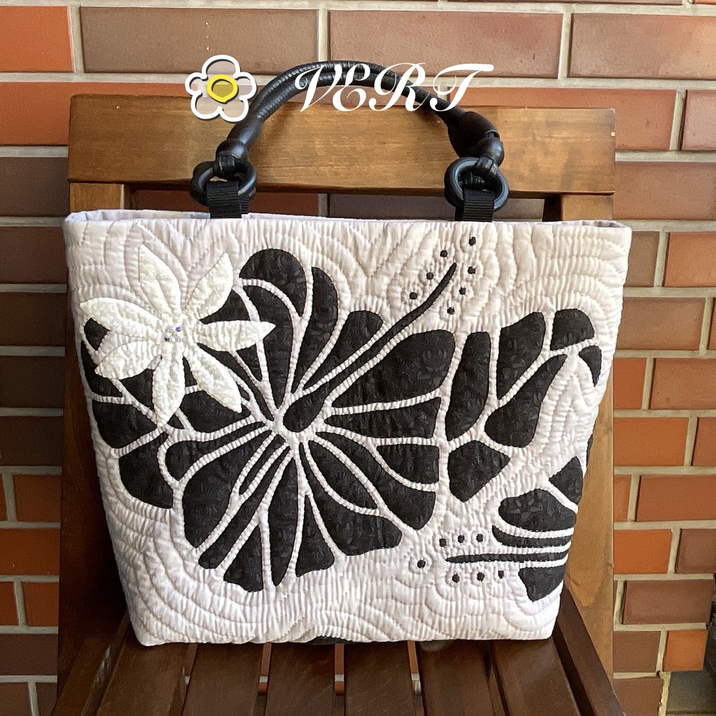 ハワイアンキルト　ハンドメイド　プルメリア　ビッグウェーブ　トートバッグ ハワイアンキルト ハンドメイド プルメリア ビッグウェーブ