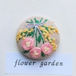 刺繍くるみボタン(ヘアゴム/ブローチ)ローズ