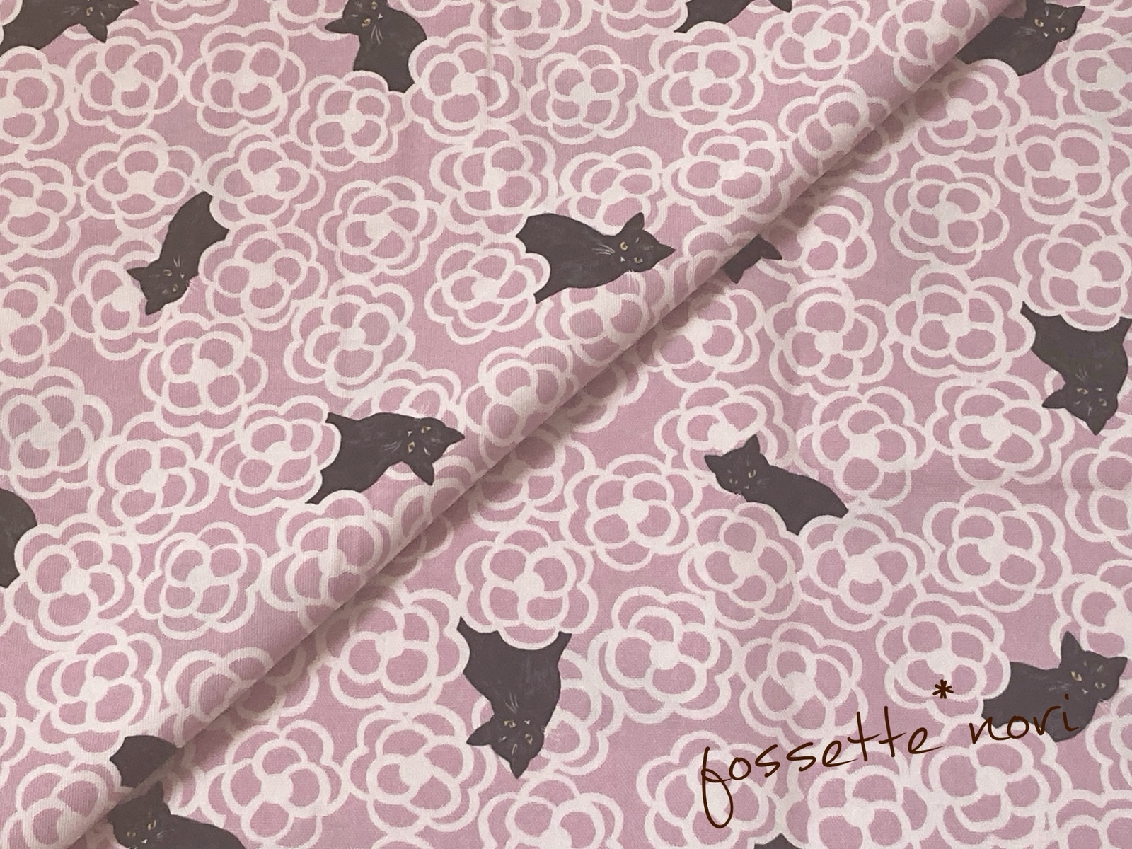 入園グッズ　黒猫とカメリア