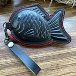 【国産レザー】本革　たい焼きミニポーチ　小銭小物入れ　ハンドメイド　ヌメ革　黒革　手縫い