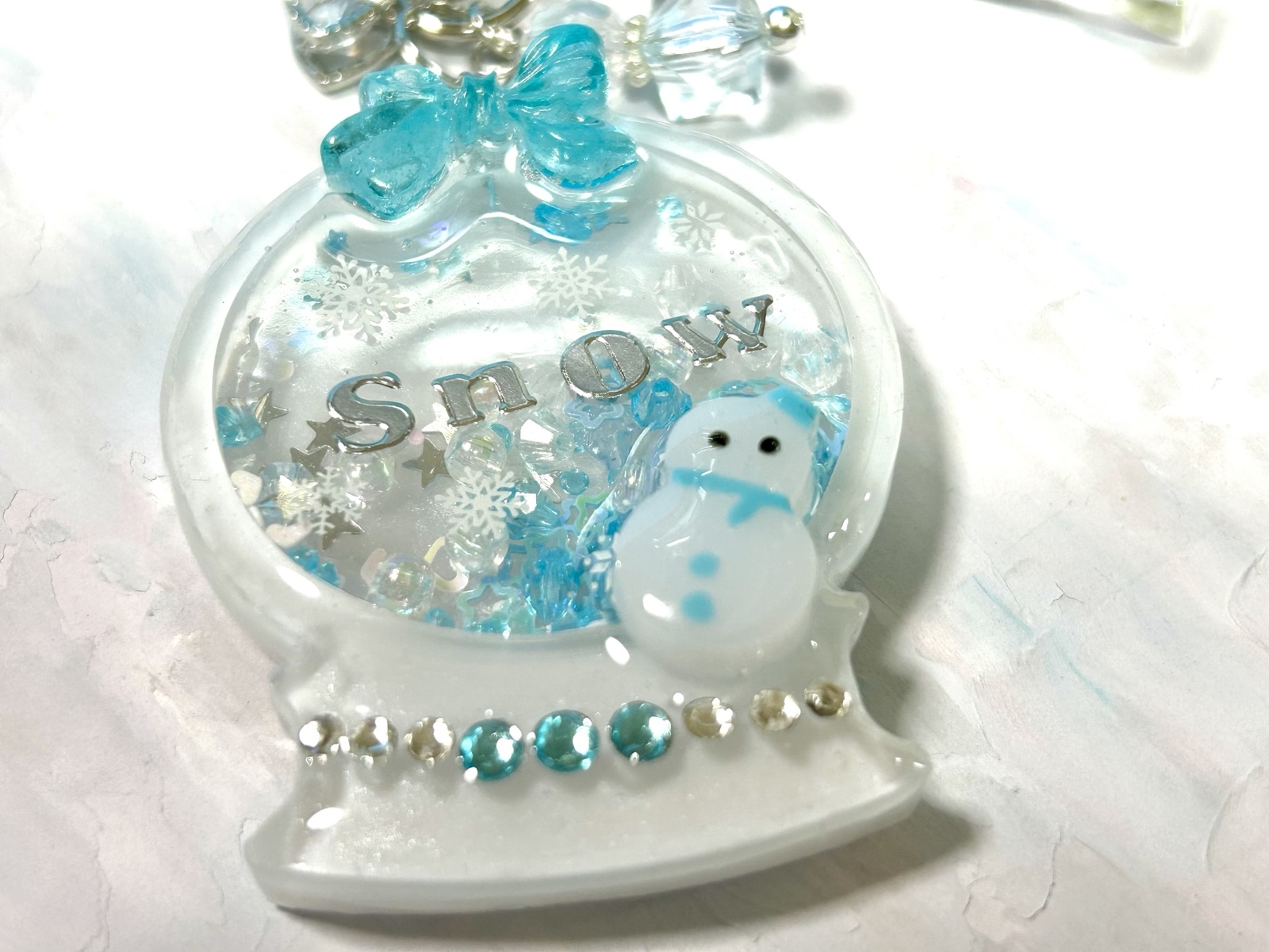 Man レジンキーホルダー ハンドメイド スノードーム 雪だるま SnowMan レジンキーホルダー ハンドメイド スノードーム