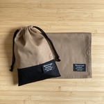 定番ナチュラルカラー◭ 40×60/無地　ランチョンマット&巾着袋セット【ベージュ切替黒×黒】　中学生/高学年