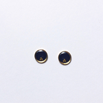 ネイビーのシンプルピアス