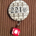 SHERLOCK　221B缶バッジとIOU林檎チャーム(3)