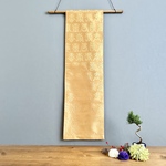 帯のタペストリー　金色の百寿紋　着物　リメイク インテリア　掛け軸 　和モダン　和室　Kimono Tapestry Kakejiku  ギフト　縁起物　テーブルランナー　新年　壁　小物