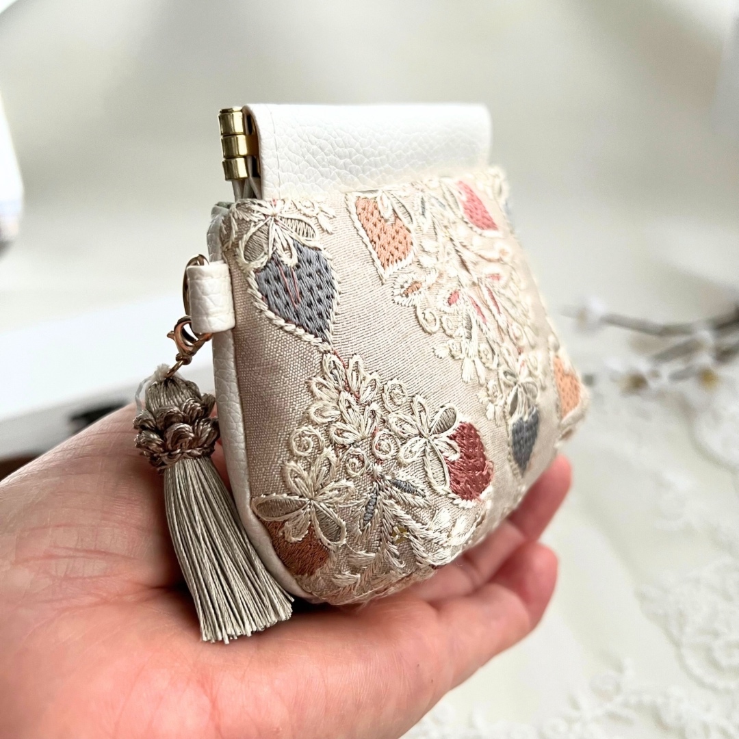 バネ口のポーチ/インド刺繍生地/フェイクレザーポーチ/受注製作