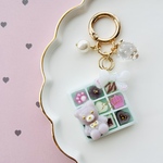 ANIMAL CHOCOLATE BOX♡パステルくまちゃんミント　　　　　シャカシャカ　キーホルダー　レジン　アニマル　スイーツ　チョコ　カシャカシャ　プレゼント　ミニチュア　フェイクスイーツ