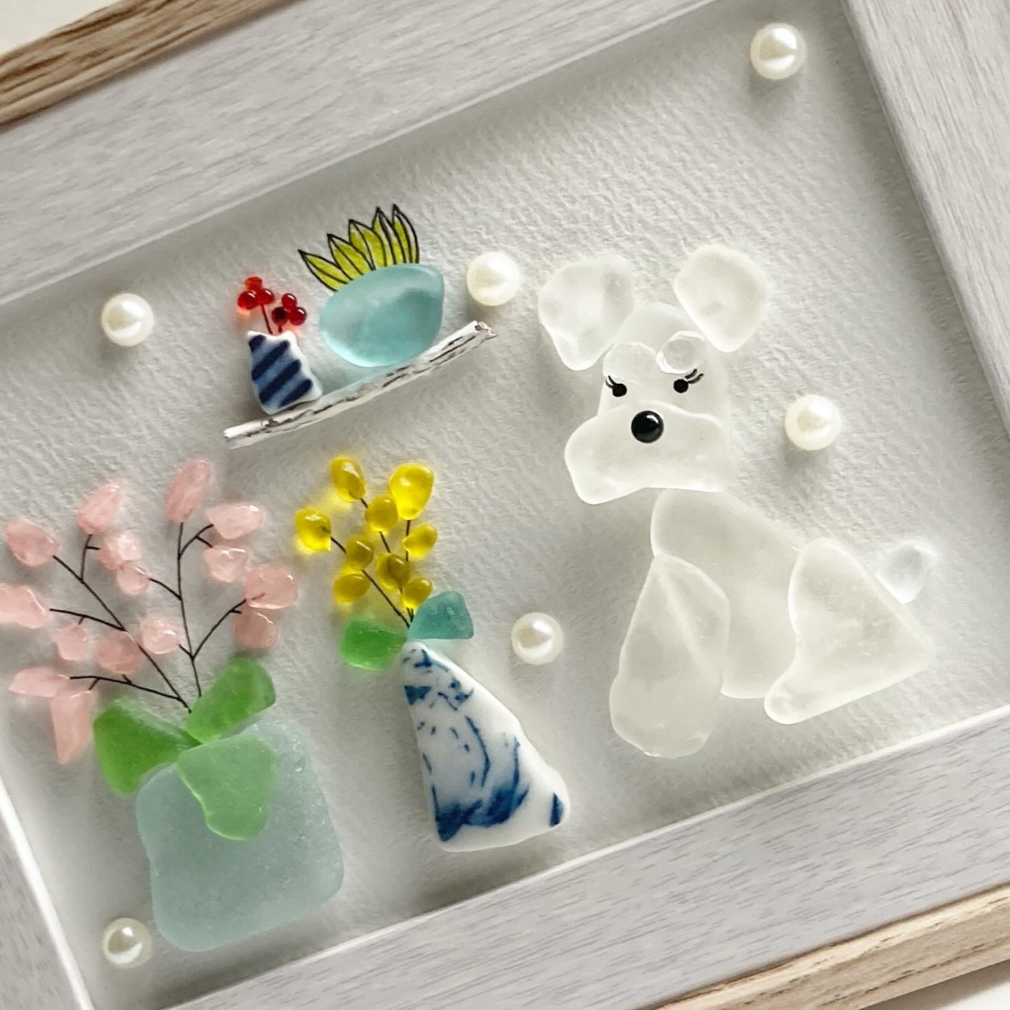 シーグラスアート おすわりシュナウザー 花と植物 犬 プレゼント