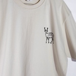 シカとお出かけTシャツ　オーバーサイズプリントTシャツ　ユニセックス　　シルクスクリーン シンプルイラスト