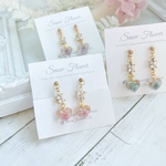 揺れるミニハート♡ キラキラお花のチャーム付き❁︎ ピアス　イヤリング　