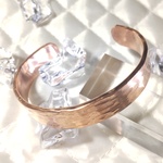 純銅　内周15cm 電磁波対策　槌目模様のオシャレなバングル　TU04