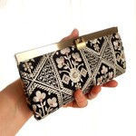 スリム＆コンパクト　インド刺繍の薄型長財布