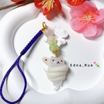【紫芋】🍡巻かれてキョムキョム(虚無)🐍根付けストラップ カラークラック水晶 白蛇 白猫