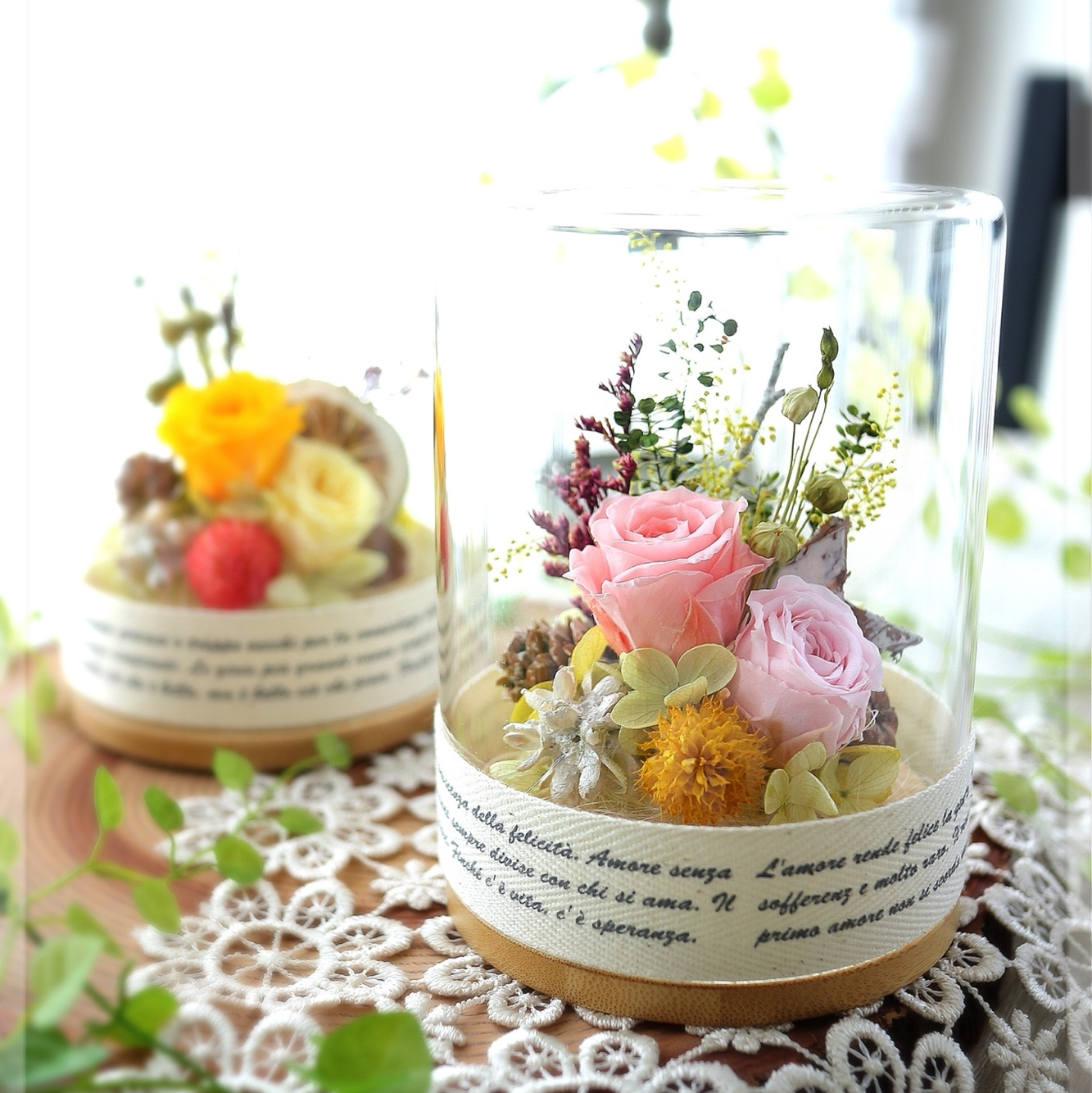 羊毛フェルト　プリザーブドフラワーアレンジ ◇ネコ好きさんへのプレゼントに人気☆羊毛フェルト猫が入った