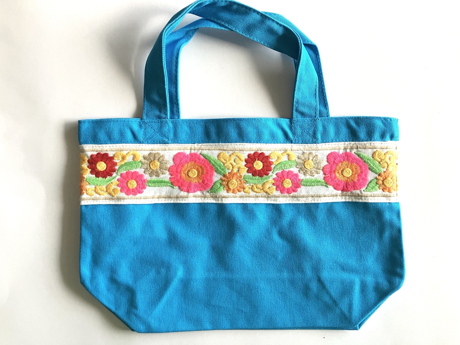 honami　インド刺繍トートバッグホワイト　ハンドメイド 4570116080518-01_600x.jpg?v=