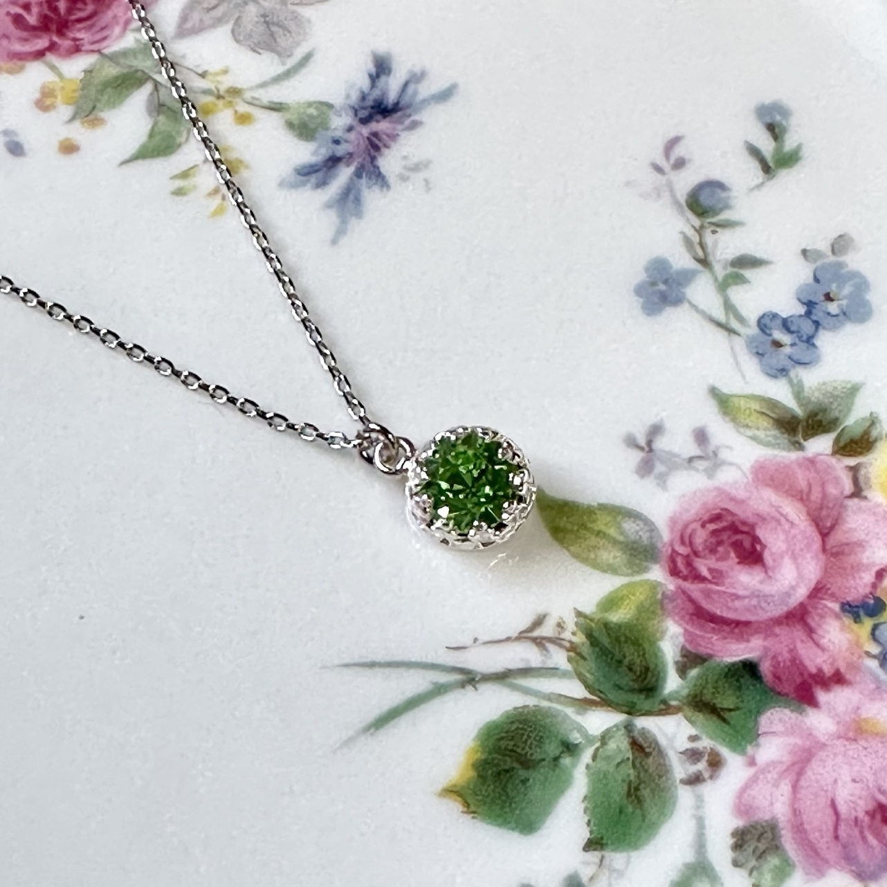 vintage ウランガラス スワロフスキー ネックレス - ACRYLFLOWER