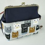 おすまし猫いっぱいの がま口バッグ (ショルダーバッグ)