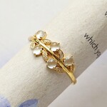 「月光の葉リング - ムーンストーンと煌めきの調和」　GOLD