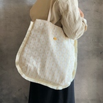 【 新生活 】大きめ トートバッグ 通学 通勤 ジャガード フリンジ 白バッグ 差し色 大人可愛い  シンプルコーデ 白バッグ キラキラバッグ 肩掛けバッグ 春バッグ
