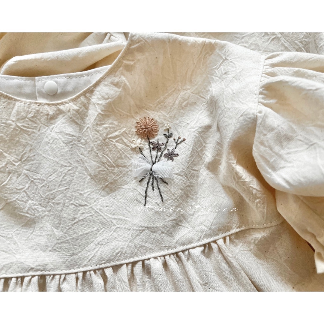 「定番手刺繍のぽわん袖ワンピース」（90size半袖）