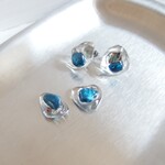 ブルー×クリア×シェルのニュアンスピアス