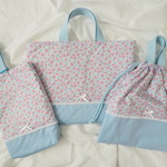 1点限り⋆⸜𝐧𝐞𝐰⸝⋆花柄🌸×水色 入園・入学３点セット 入園入学グッズ*レッスンバッグ お着替え袋 上履き袋  リボン レース 女の子 ピンク
