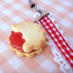 苺ジャムクッキーストラップ