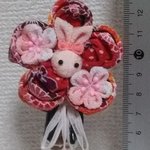 つまみ細工の髪飾り　うさぎ
