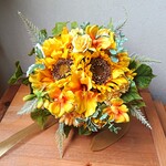 ハイビスカスとひまわりのクラッチブーケ♪ブートニア付き♪生花みたいに綺麗な造花です♪高品質なのに安い