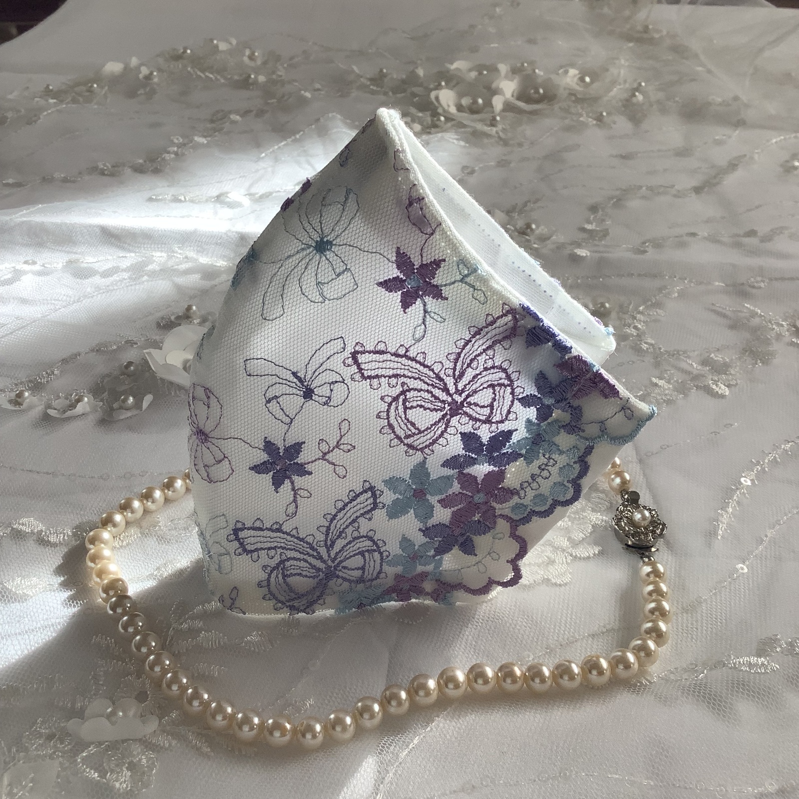 リボン刺繍レースマスク?抗菌生地2枚使用 ラベンダー色のレースマスク 