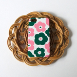 「 poppy ( deep green × pink ) 」＜ホワイトケース＞【 側表面印刷 iPhoneケース 】