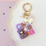 ANIMAL CHOCOLATE BOX♡パステルくまちゃんピンク　　　　　　シャカシャカ　キーホルダー　レジン　アニマル　スイーツ　チョコ　カシャカシャ　プレゼント　ミニチュア　フェイクスイーツ