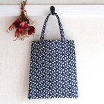 リーフ刺繍・やわらかデニムのぺたんこミニトートバッグ　(リーフ柄・まちなし)