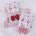 大粒いちごのピアス/イヤリング🍓