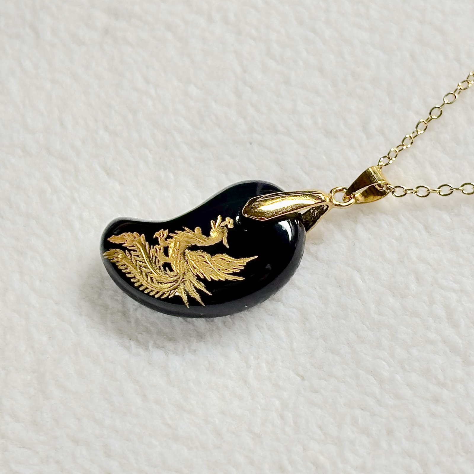 ⭐️聖獣🐦‍🔥朱雀⭐️大粒オニキス☯️勾玉☯️天然石ネックレス
