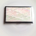 伝統×電子機器。螺鈿細工を取り入れた扇模様の名刺入れ　カードケース　 レジン 貝　和風 シェル　送料無料 