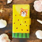 黄色いスイカが食べたい柴ちゃんのスマホケース（赤柴） iphone15 iphone13 iPhone14 SE3 第3世代 柴犬 犬 スイカ 全機種対応