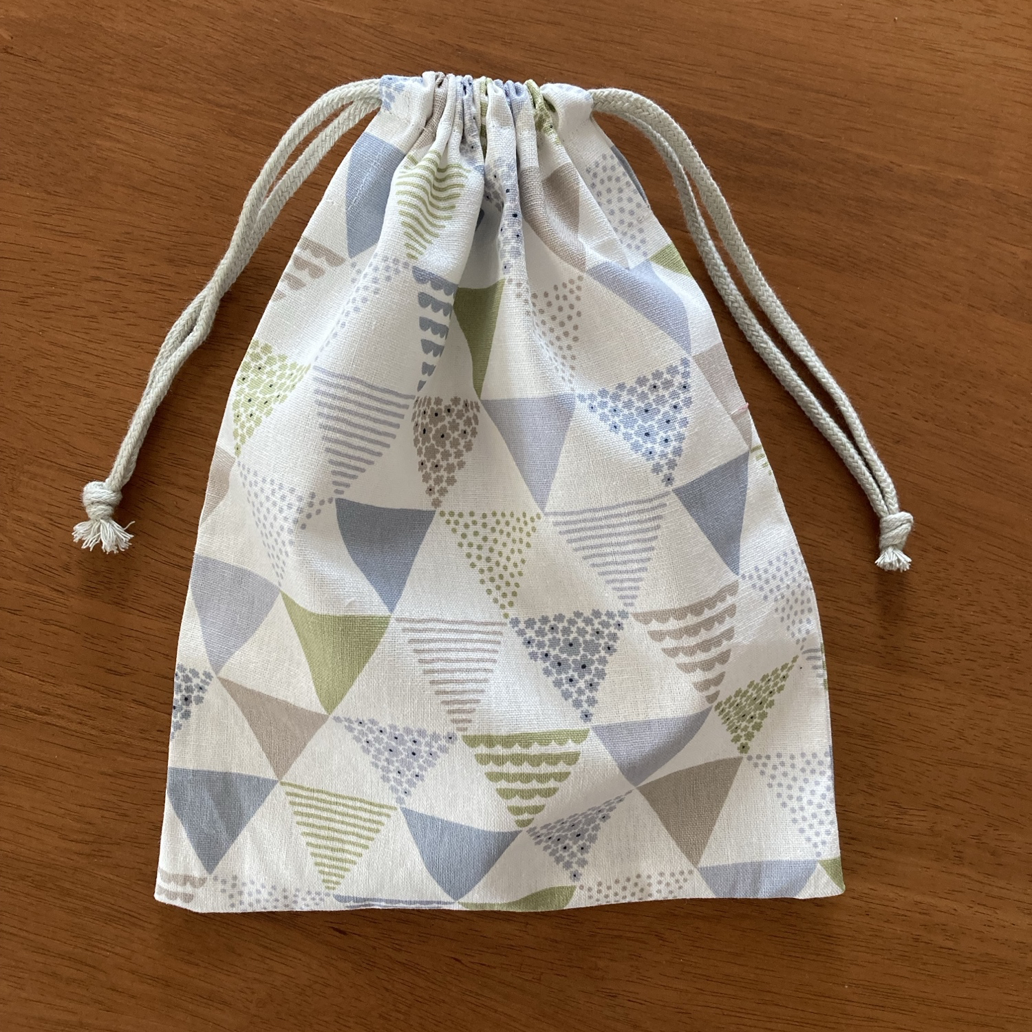 ランチョンマット✖️2 上履き入れ　ヌビ　ムーンスター刺繍 ランチョンマット✖️2 上履き入れ ヌビ ムーンスター刺繍