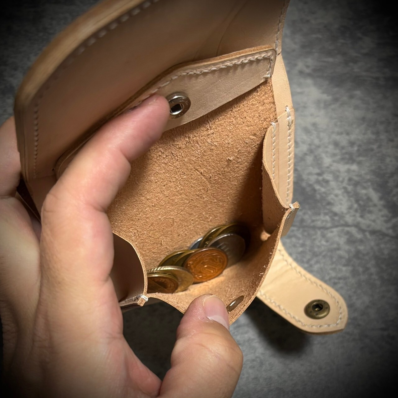 経年変化を楽しむ ミドルウォレット メンズ財布 二つ折り 財布 生成り