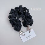 【Black】ハンドストラップ スマホストラップ フリル コットン ビーズ ブラック 黒 編み