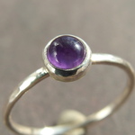 アメジスト一粒リング　【silver】　4㎜　カボション　2月の誕生石