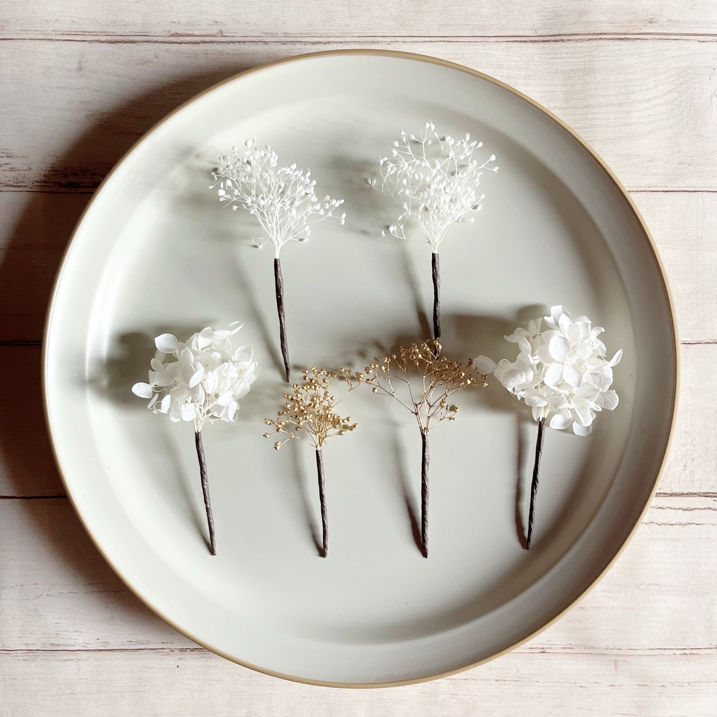 かすみ草とブルーファンタジアのブーケ&ブートニア - naim shop