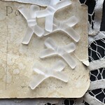 【2粒】33×23mm/マットクリア/スリムリボンビーズ