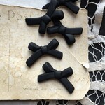 【2粒】33×23mm/マットブラック/スリムリボンビーズ