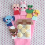再販手袋シアター♡パン屋に5つのメロンパン　動物洋服つきver
