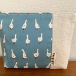 コスメポーチ（マスク入れポケット付き）あひる・ブルー