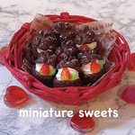 🌷再販🌷ハッピーバレンタイン💌チョコ生地シュークリーム　ミニチュアスイーツ　フェイクスイーツ