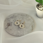 受注制作⇒Whiteラフィア ピアス パールブラウン